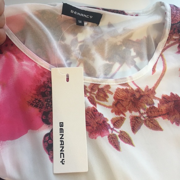 Benancy floral blouse.NEW - Picture 3 of 3